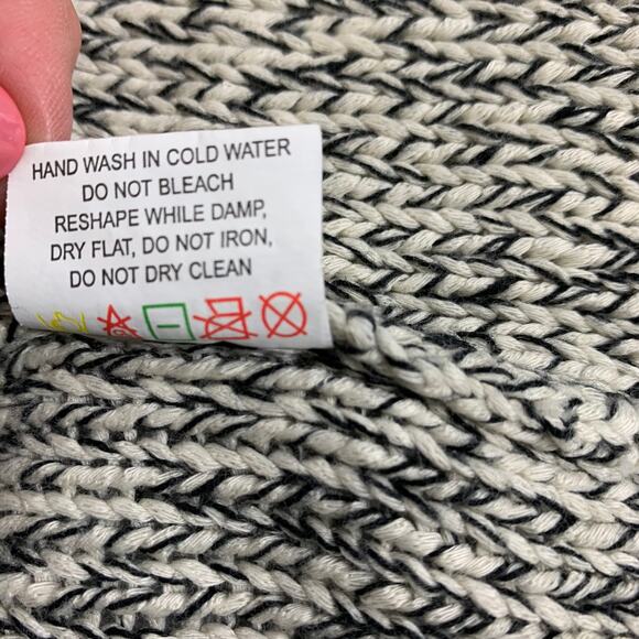 Quinn Sweater Womens Medium Zipper Accents‎ Black White Pullover Casual Cozycore - Picture 7 of 8